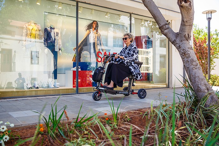 alquilar el scooter de movilidad ATTO SPORT